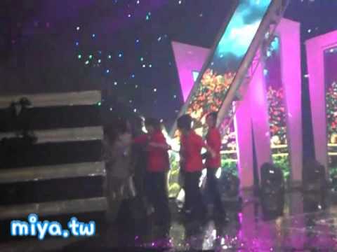 110619 Inkigayo B1A4 leaving from stage[fan_cam]