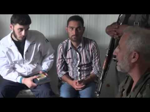 حوار قائد لواء شهداء دوما مع أسرى النظام قبل تسليمهم بصفقة تبادل قام بها اللواء في الغوطة الشرقية