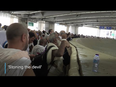 Hajj pilgrims perform Satan stoning ritual | AFP