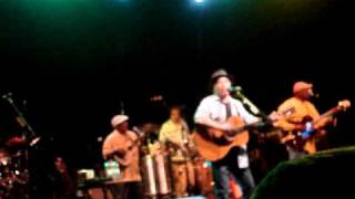 Paul Simon - Vietnam/Mother and Child Reunion (Live at the Sound Academy in Toronto)