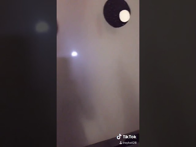 Vídeo relacionado con COLLBATH Imán De Refrigerador Decorativo De Forma De Globo De Aire Caliente Compacto para Decoración De Cocinas y Mensajes Adorno Creativo para Cumpleaños y Navidad