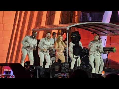 Shakira y Grupo Niche - Sin sentimientos - Cali 