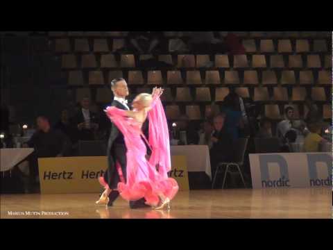 Aarhus 2012 - WDSF Open Adult Standard - solo English Waltz - Anton Skuratov & Alena Uehlin