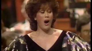 Dame Kiri Te Kanawa sings "Angels from the Realms of Glory"