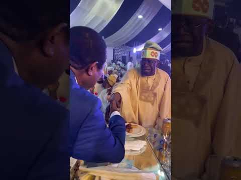 King Sunny Ade Greets President Bola Tinubu at an event