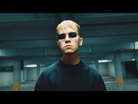 wavyzien and młody podago