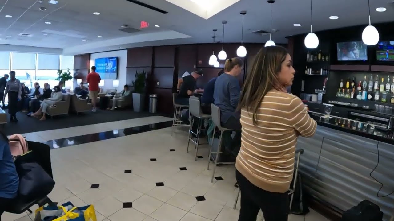 United Airlines United Club thumbnail