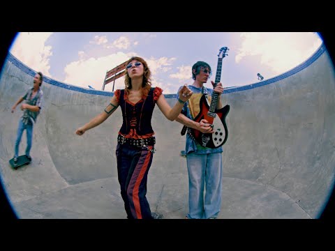 TWEN - Godlike [Official Music Video] (2025)