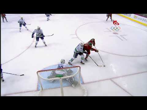 Andrew Raycroft ROBS the Minnesota Wild