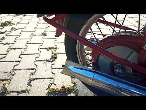 Red Jawa CZ 250 / 353 Kývačka 1956 running