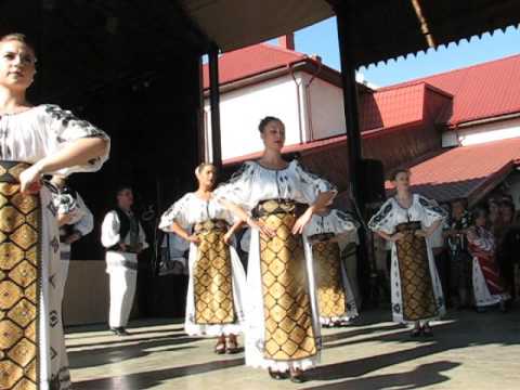 Ruga de la Ghiroda - Ansamblul ,,Cununa Timișului „ - 04 .06.2017 - video CB 2017