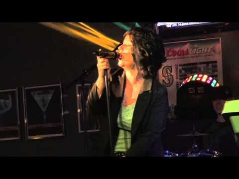 Michelle Taylor and the Blues Junkies Aug 10, 2013 (1)