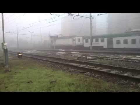 E464 457 XMPR+piano ribassato Trenord e XMPR - Milano Greco 30/10/2015