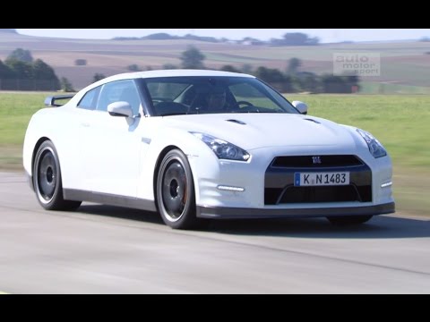 Nissan GT-R: Wie schnell ist Godzilla? - Fast Lap | auto motor und sport