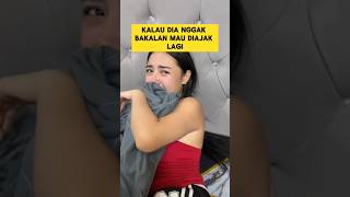 Download lagu Funny moment when a newlywed cries on her wedding night ‼️‼️ #lol #funny #newlywed mp3