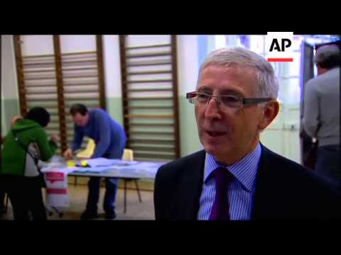 4:3 French Socialists go to polls to choose presidential nominee