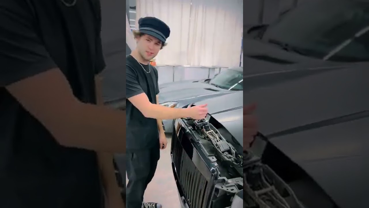 What happens when you try to steal the Rolls Royce logo?#shorts#car#supercar#rollsroyce