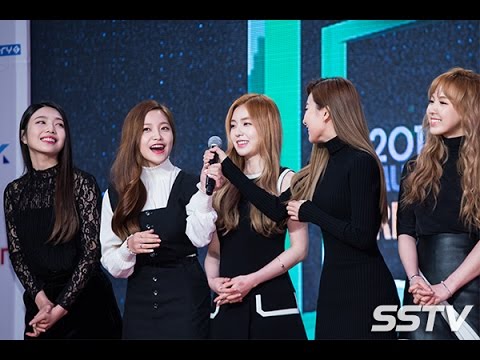 [SSTV영상] 레드벨벳(Redvelvet), 초미니 스커트로 드러낸 아찔한 각선미 ‘시크 그 자체~’(멜론뮤직어워드)