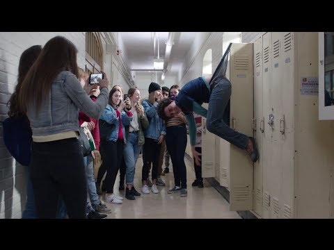 フレディはロッカーから吊るされた｜Shazam![削除されたシーン] (Freddy Hung From Locker | Shazam! [Deleted Scene])