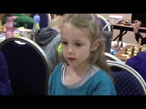 D08 8.2. Šúňová Michaela - Magdová Lucia  0 - 1