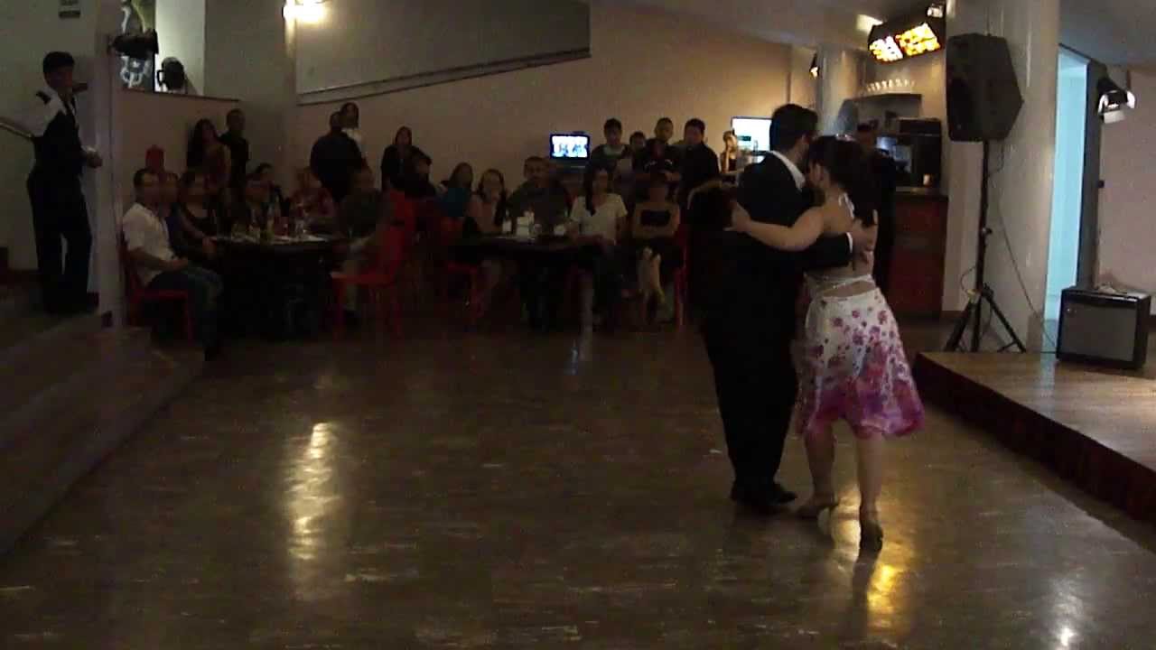 John Zabala y Laura Vargas,bailando: Quien sos vos ( Enrique Rodriguez con Armando moreno)