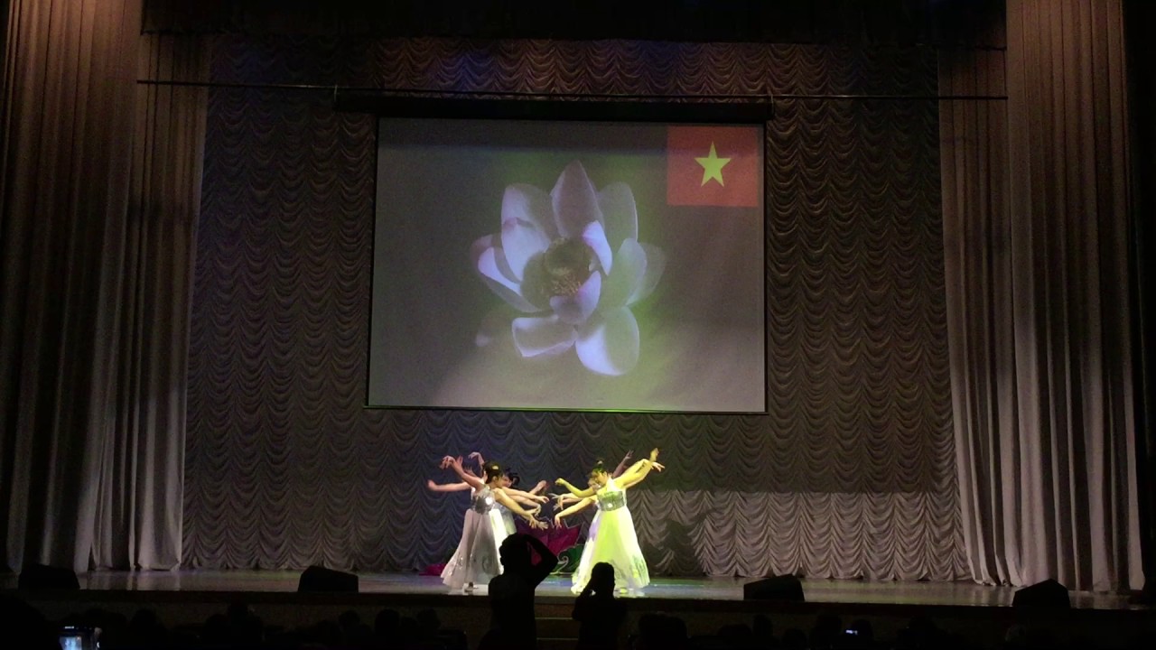 Múa đương đại "Sen" (Lạc Long Quân-Âu cơ) - ĐH Kinh tế Nga Plekhanov