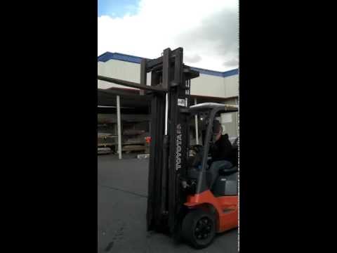 2000 Toyota forklift model 7FGCU30 up for auction