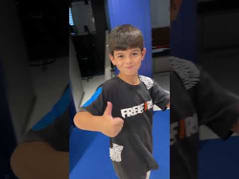 SCHOOL SUPPLIES BATTLE!! BROTHER VS BROTHER #shorts