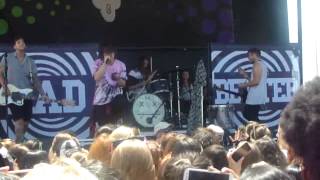 "Fangz" -The Ready Set at Warped Tour