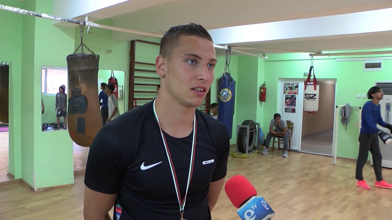 Емирджан Мехмед с поредна титла
