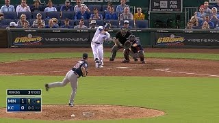 Gordon smacks a walk-off two-run homer
