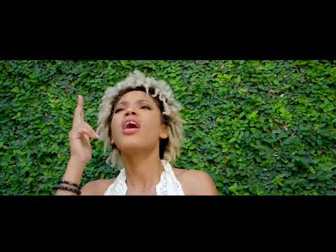 ME LUV THE WAY feat Roody Roodboy (Official Video)