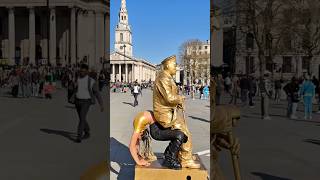London Levitating Goldman tacking a seat.#valentinethestatue