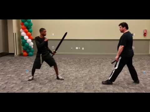 Enclosed Sword Fight   Sword vs Dagger