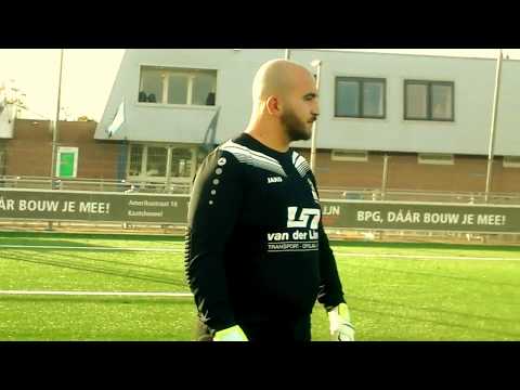 RWB - training voor het begin van de voetbalwedstrijd