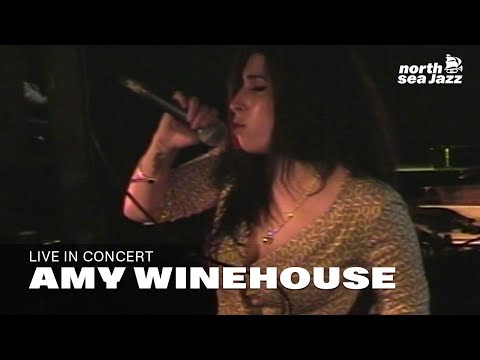 Amy Winehouse - 'Stronger Than Me' [HD] | North Sea Jazz (2004)