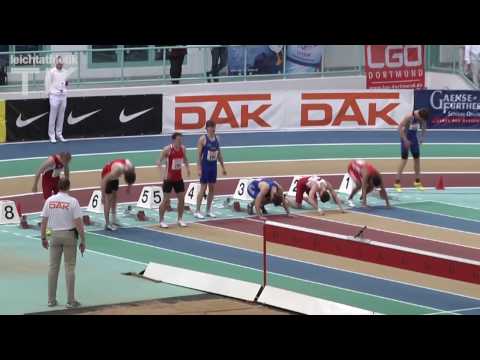 Sprinter fliegt über die Bande