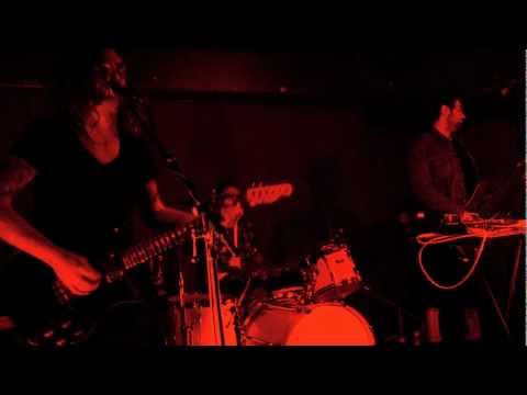 The Lava Experiments @ Captains Rest : liquid pig (live)