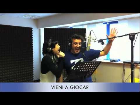 Flavio Insinna prova la sigla de "Il Braccio e La Mente"