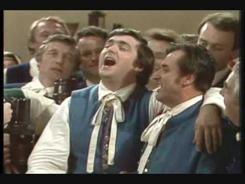 Smetana: Prodaná nevěsta/ Bartered Bride - "It's beer, it certainly is a gift from heaven"