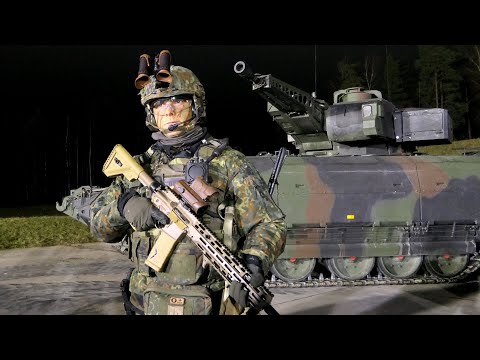 G95 assault rifle to Panzergrenadier Battalion 122 - handover ceremony