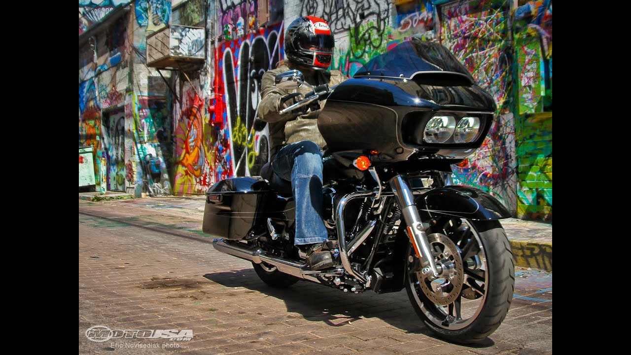 2015 Harley-Davidson Road Glide First Ride - MotoUSA