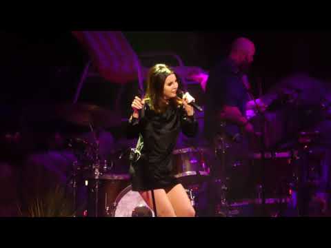 "Cherry & Scarborough Fair" Lana Del Rey@Capital One Arena Washington DC 1/25/18