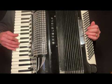 Marijana à la Klapa Opatija, Dubrovački Trubaduri, Vlaho Paljetak Svetozar Šišić #croatia #accordion