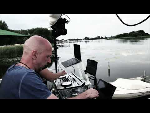 Deep Fried Memory for CITY LAKE // Live @ the roof of an houseboat on the river Havel (Berlin) [HD]
