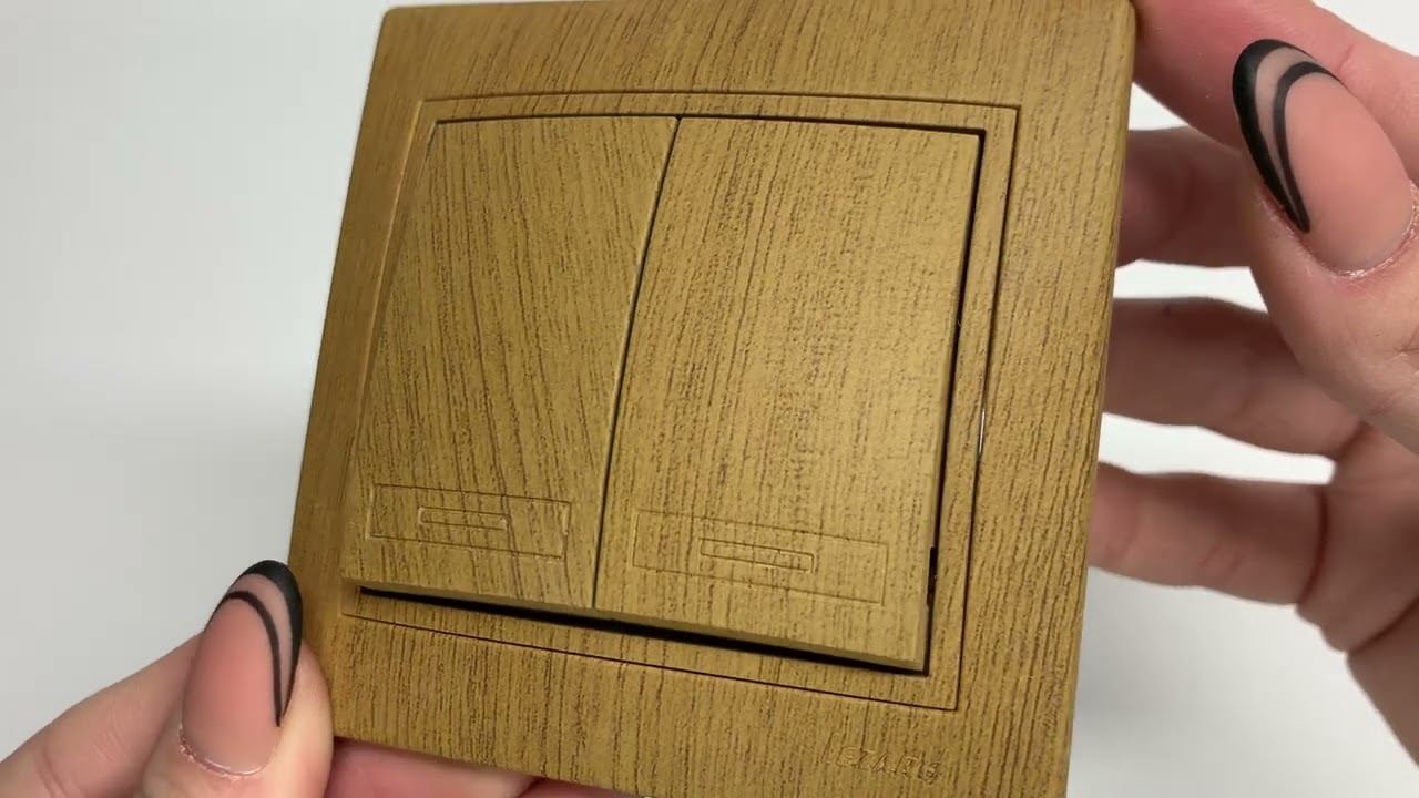 Выключатель MIRA двухклавишный классический дуб 701-5151-101