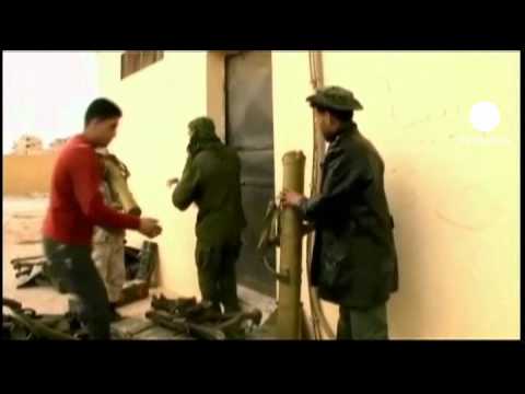 Anti-Gaddafi forces parade through Tobruk