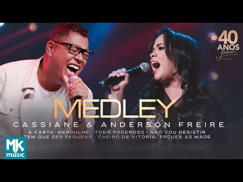 Video thumbnail for Medley (A Carta / Mergulhe / Todo Poderoso / Não Vou Desistir / Tem Que Ser Pequeno / Cheiro de Vitória / Erguer As Mãos) [Ao Vivo]
