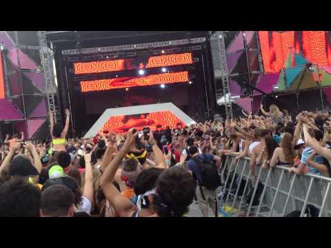 Carnage's New Single 'Bricks' feat Migos @ Spring Awakening 2014