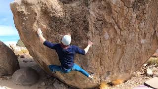 Video thumbnail of Swanky, V9 (sit). Buttermilk Country